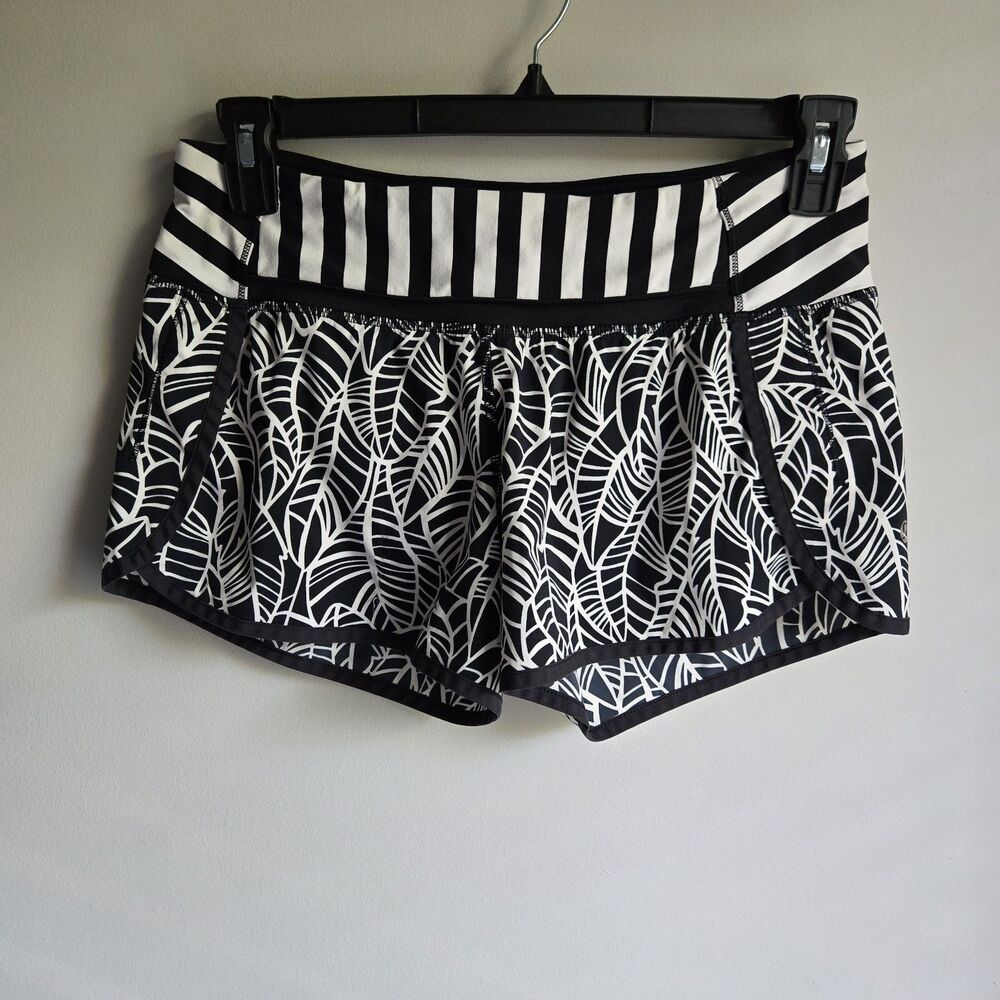 Lululemon Size 6 Run Times Shorts Black White Print Striped Activewear Fitness